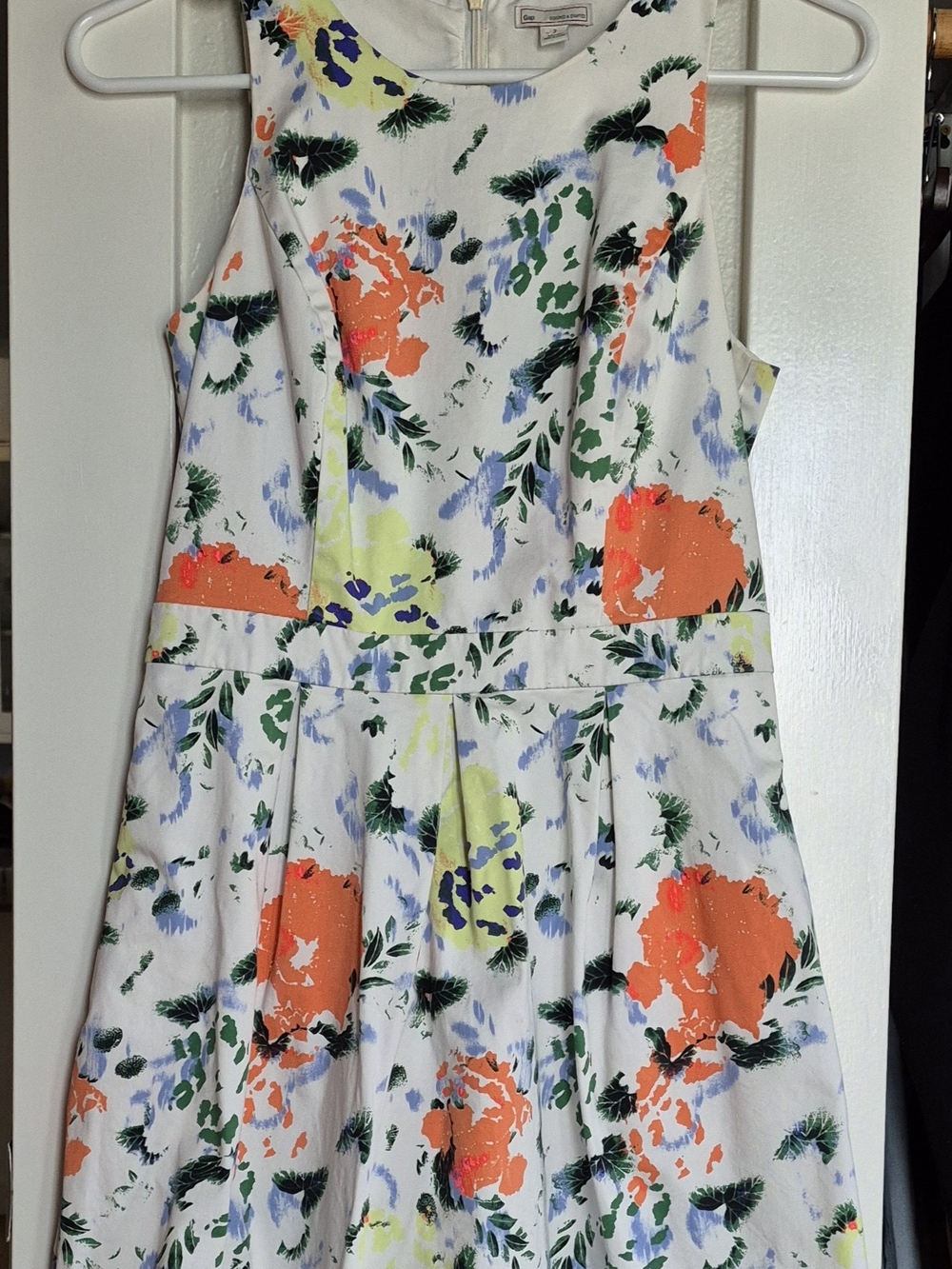 GAP White Dress with Pockets, Blue and Green Paint-Style Print Size 2